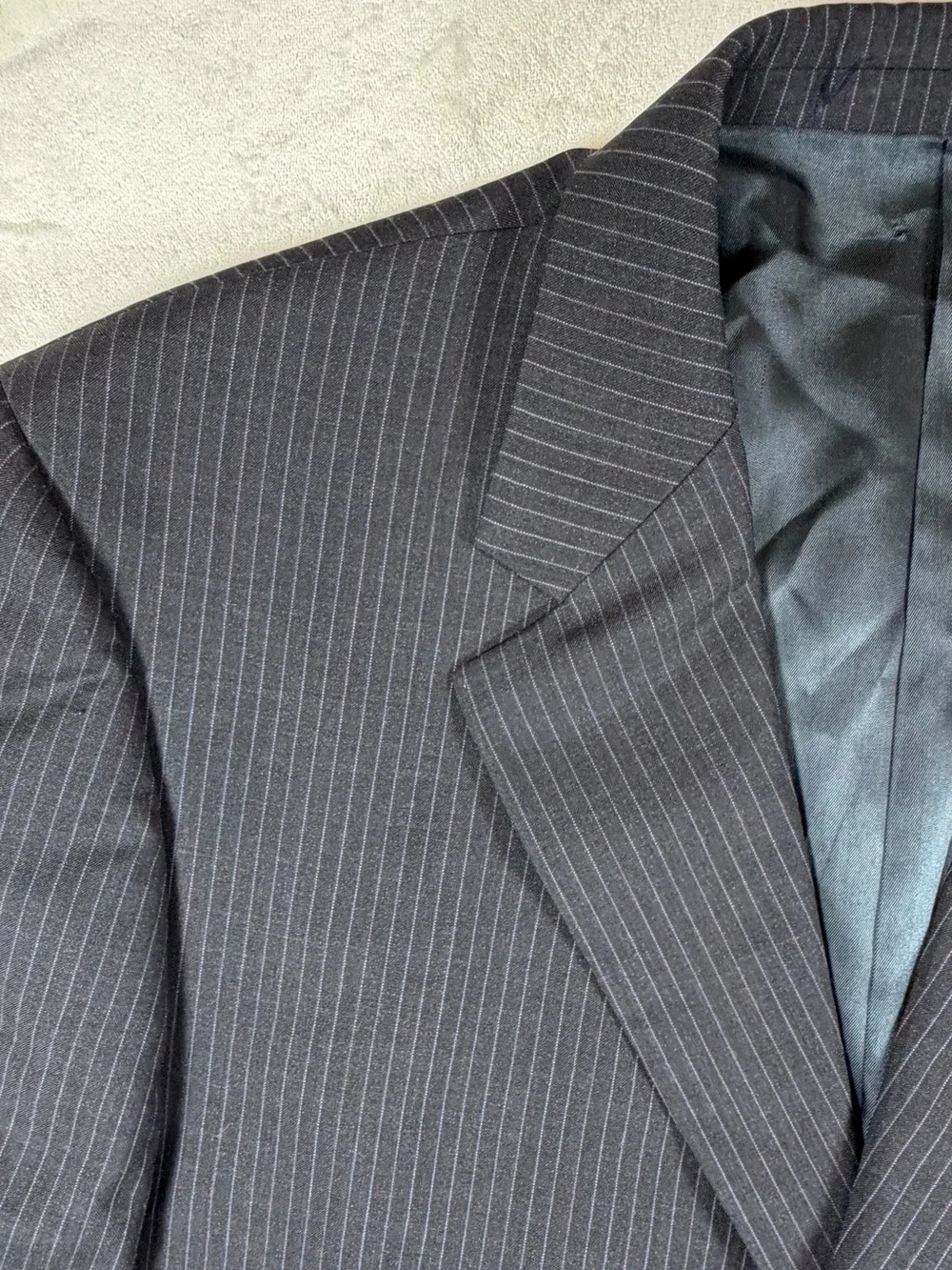 Burberry 46L 100% Wool Deisigner Men's Black Pinstripe Two-Piece Suit